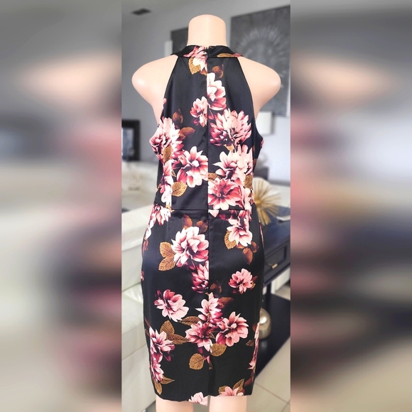 Elegant black large floral print halter style dress. Size 16 - Picture 3 of 5